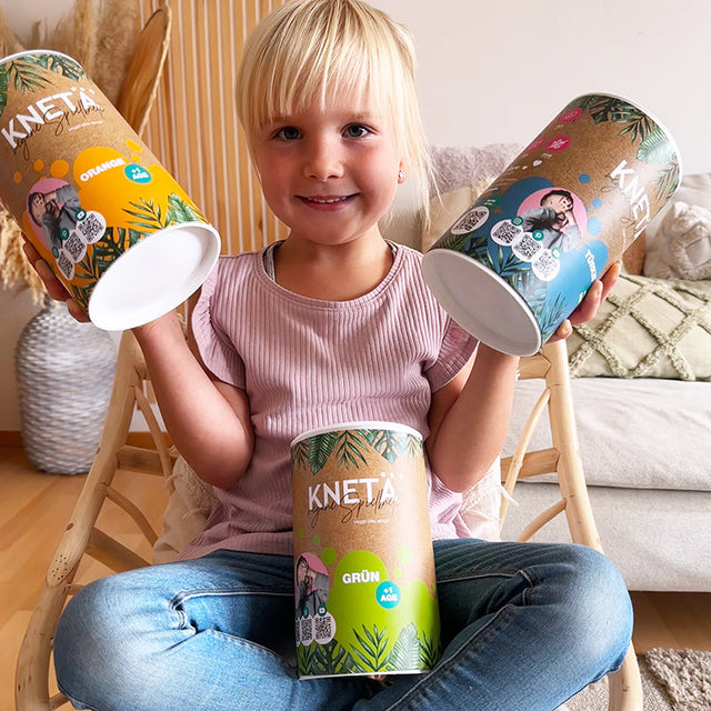 Vegan speelklei XXL koker, Kneta, in gebruik