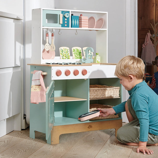 Houten speelkeuken, Tender Leaf, in gebruik