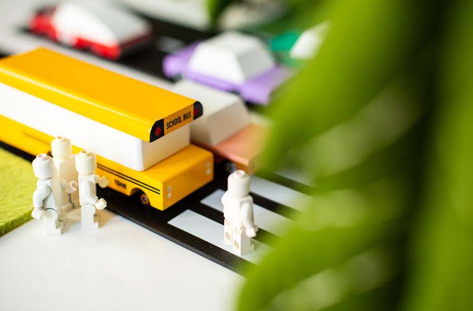 Houten schoolbus, Candycar, in gebruik