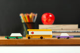Houten schoolbus, Candycar, in gebruik