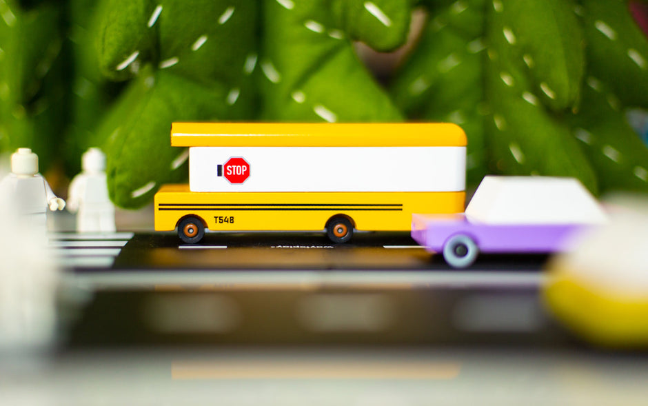 Houten schoolbus, Candycar, in gebruik