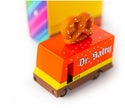 Houten speelgoedbusje met pretzel-thema, Candycar, detailfoto