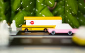 Houten schoolbus, Candycar, in gebruik