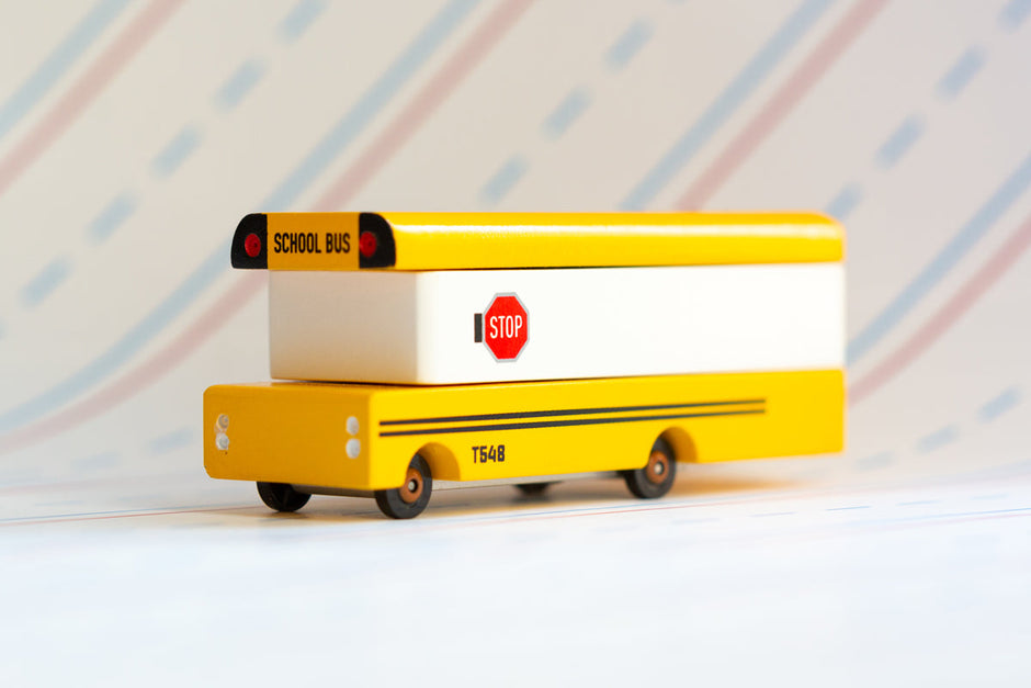 Houten schoolbus, Candycar, in gebruik