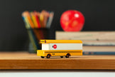 Houten schoolbus, Candycar, in gebruik