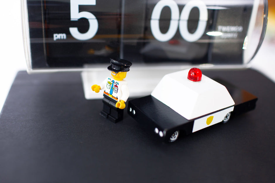 Houten politieauto, Candycar, in gebruik