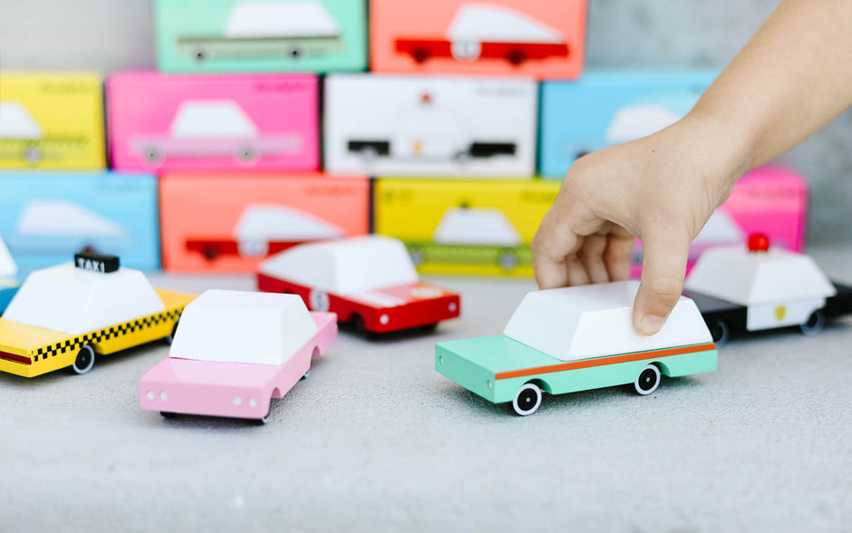 Houten speelgoedwagen, Candycar, in gebruik