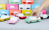 Houten speelgoedwagen, Candycar, in gebruik