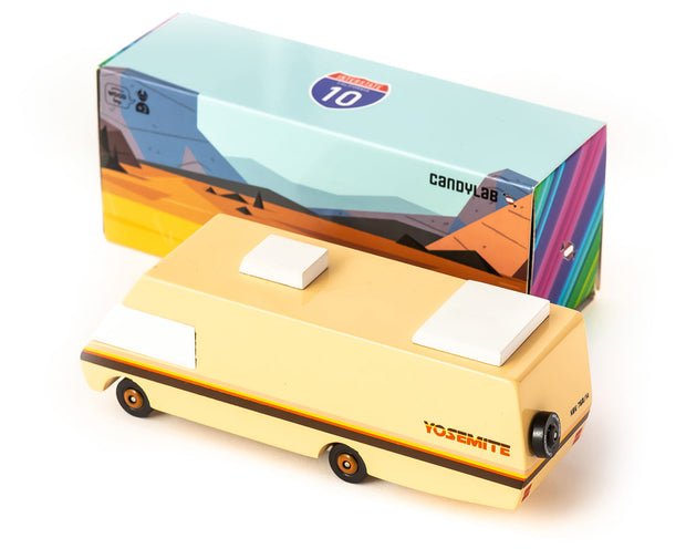 Houten speelgoedcamper, Candycar, detailfoto
