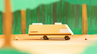 Houten speelgoedcamper, Candycar, in gebruik