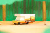 Houten speelgoedcamper, Candycar, in gebruik