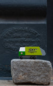 Houten vuilniswagen, Candycar, in gebruik