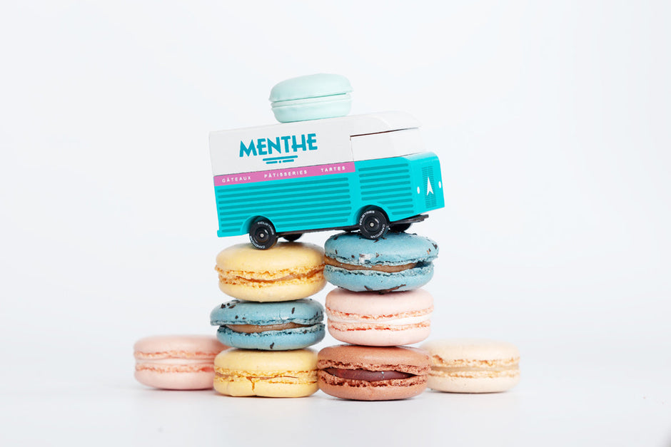 Houten speelgoedbusje, Candycar, in gebruik