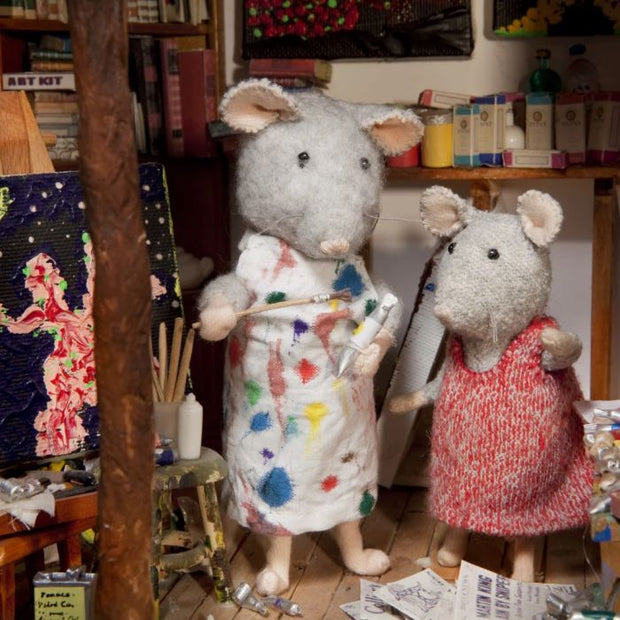 Knuffelmuis De Kunstenaar, detailfoto
